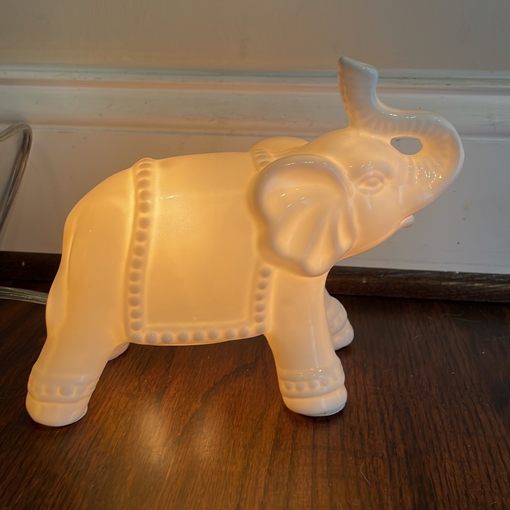 Elephant night light/lamp